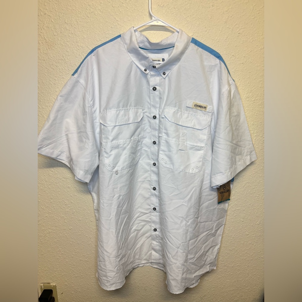 Magellan Outdoors Men's White and Blue Casual Button Down Shirt